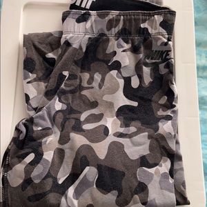 Women’s Grey Camo Nike Leggings